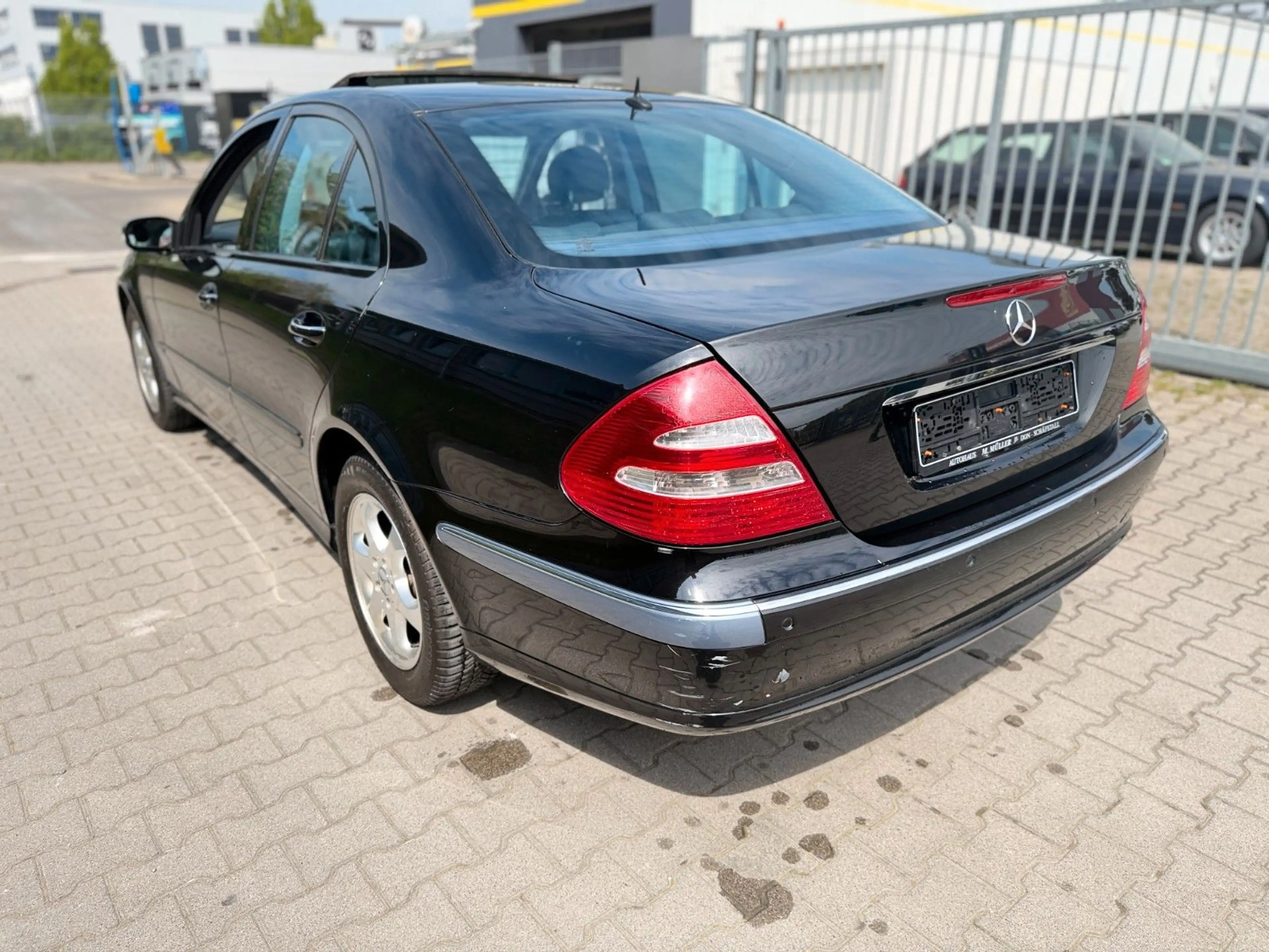 Mercedes-Benz E 350 E TÜV NEU* DEUTSCHE VORBESITZER — photo 8