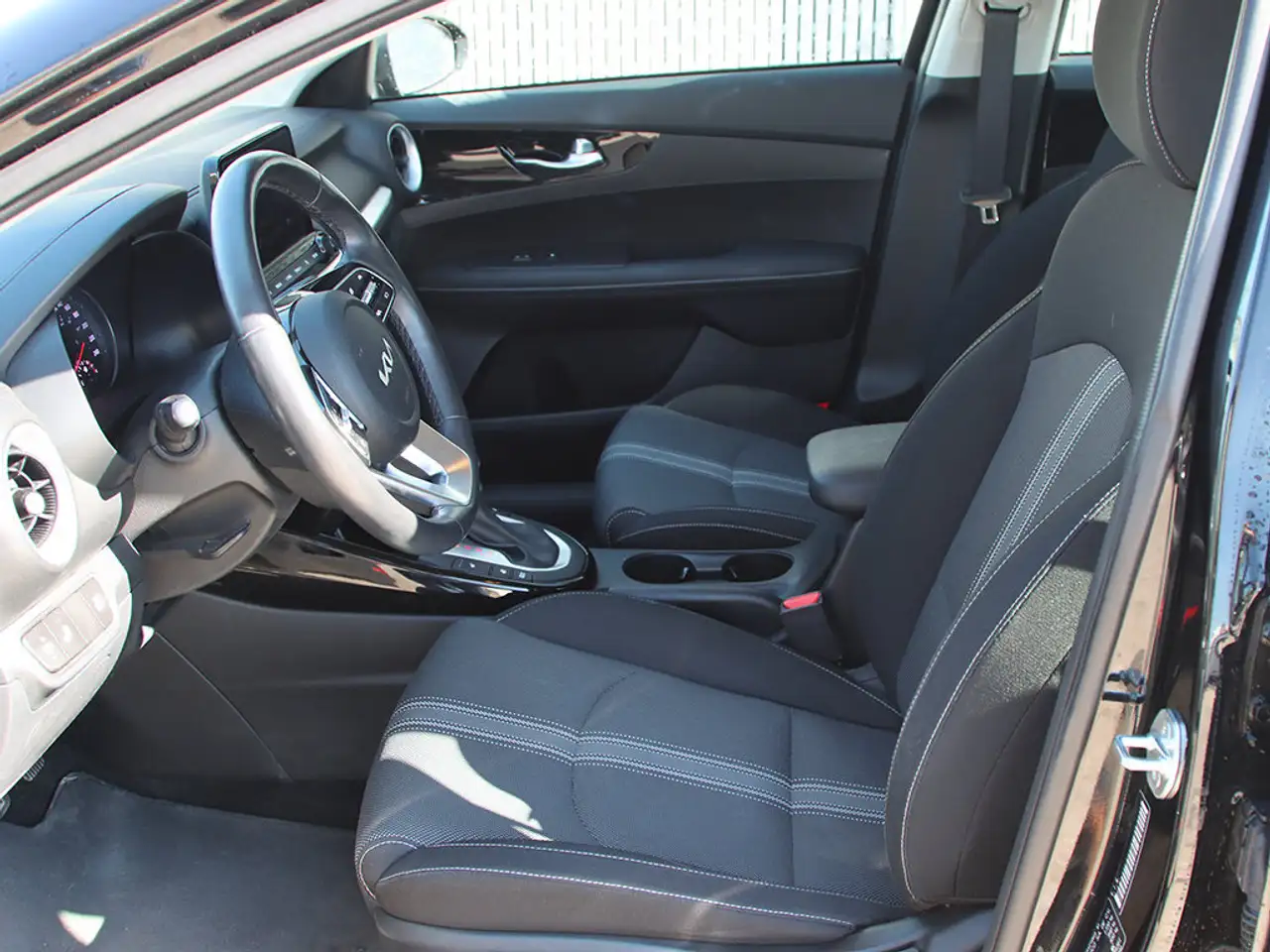 Kia Forte снимка Kia Forte