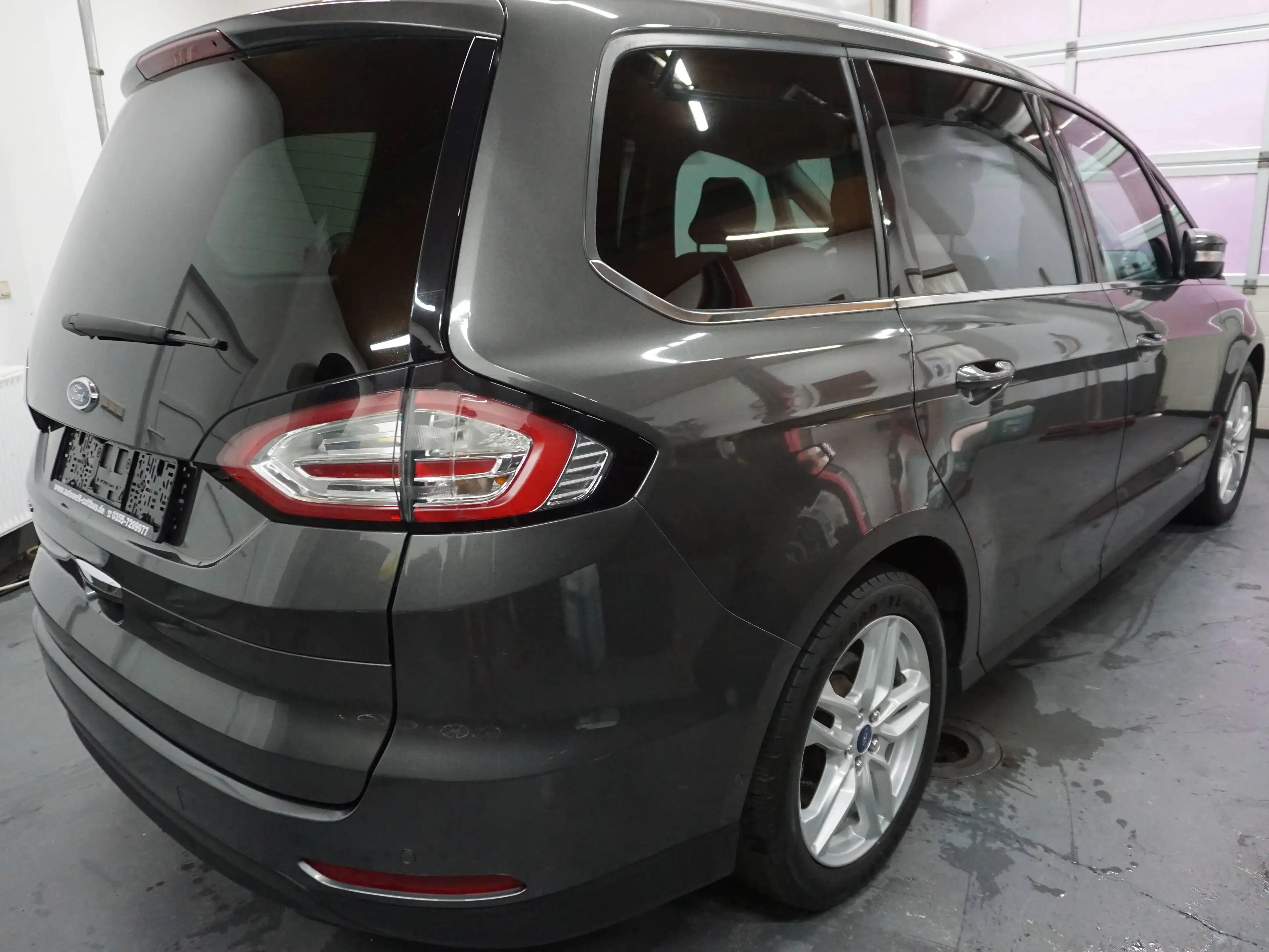 Ford Galaxy Titanium — photo 4