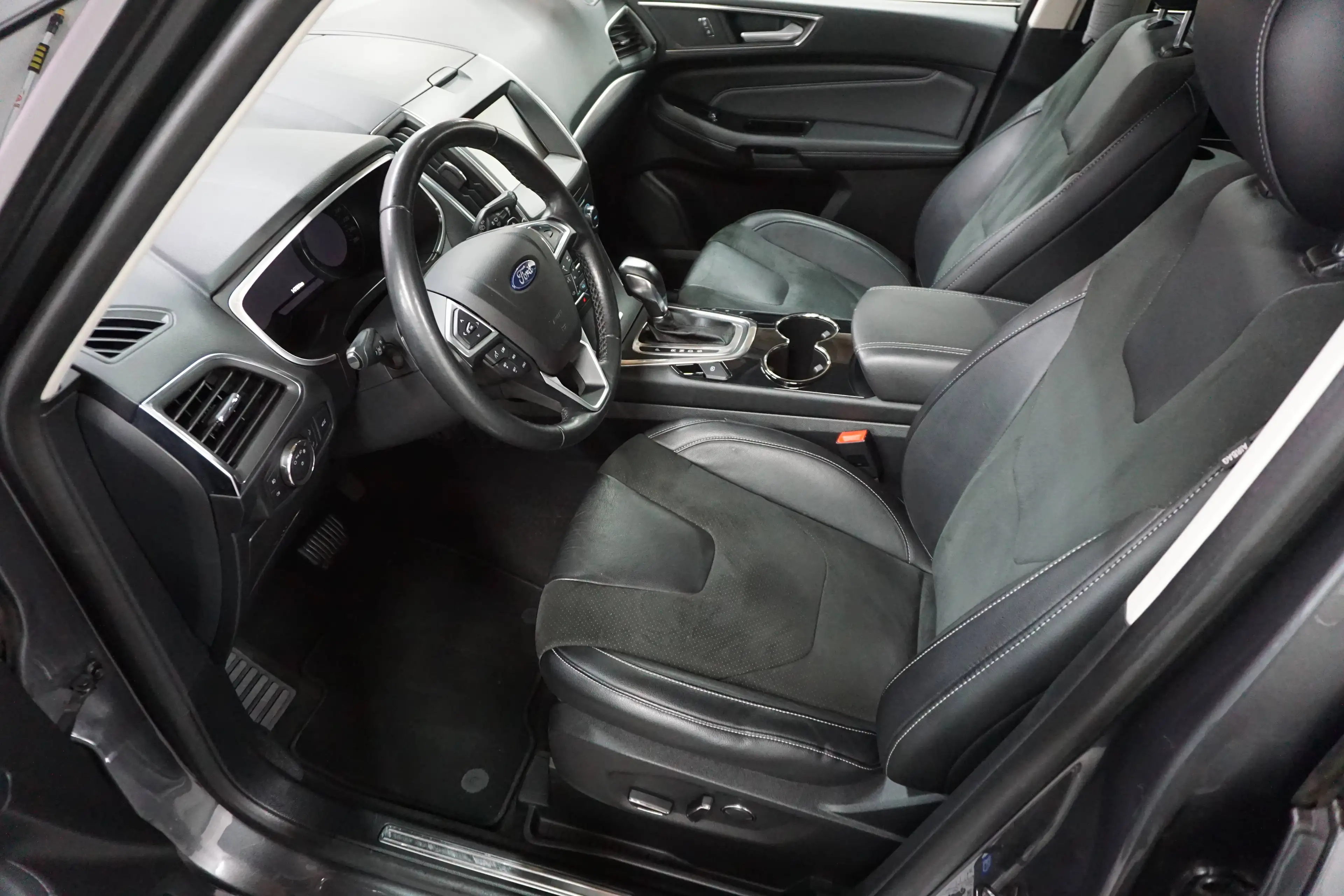 Ford Galaxy Titanium — photo 7