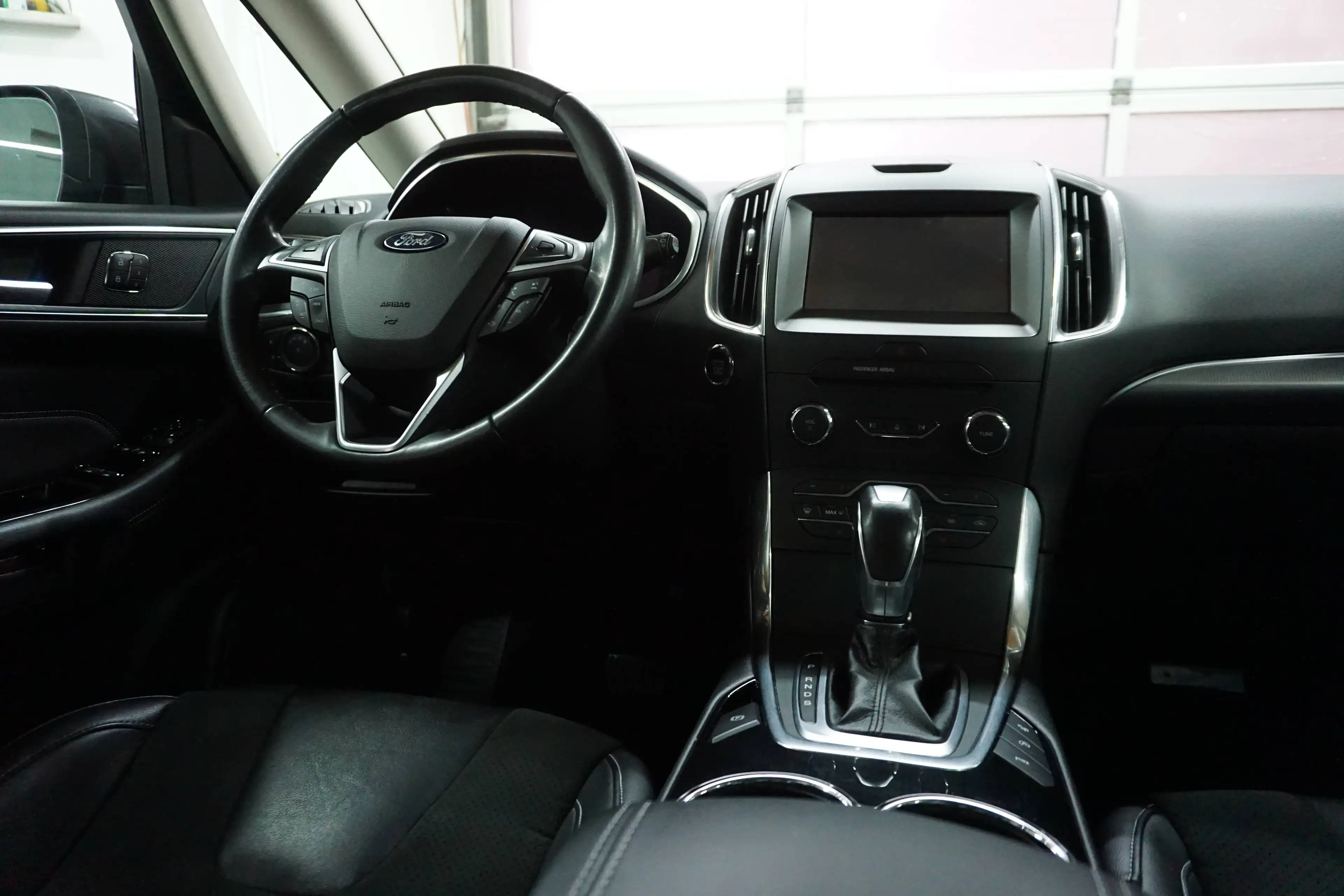 Ford Galaxy Titanium — photo 9