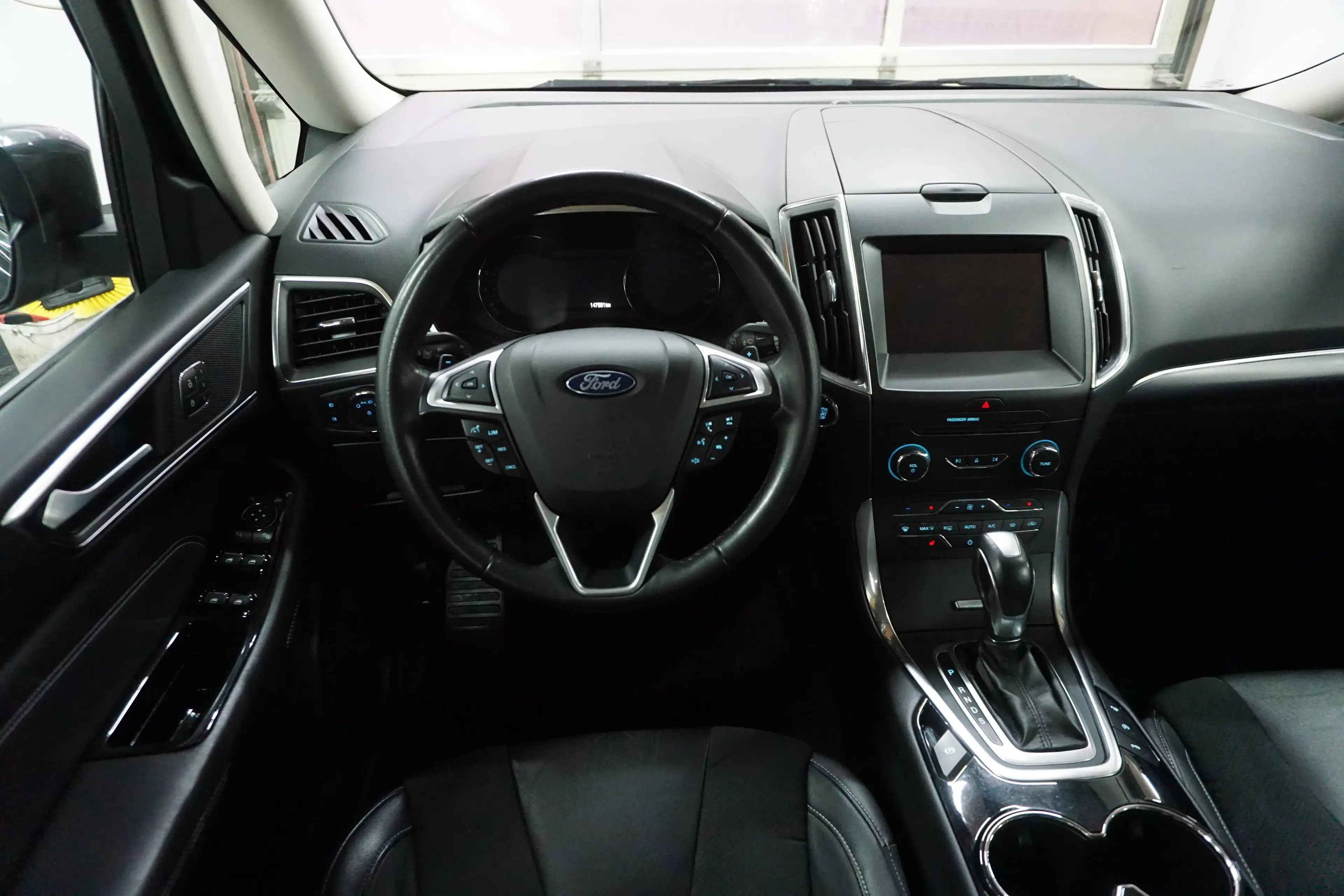 Ford Galaxy Titanium — photo 8