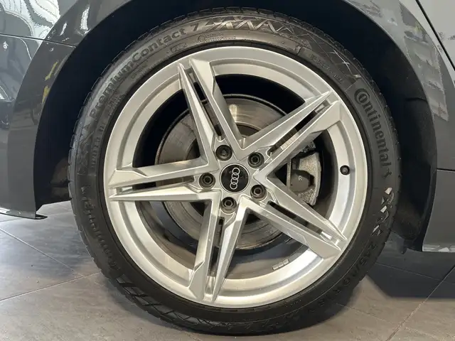 Audi A5 view 3