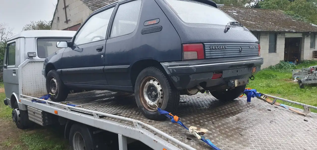 Peugeot 205