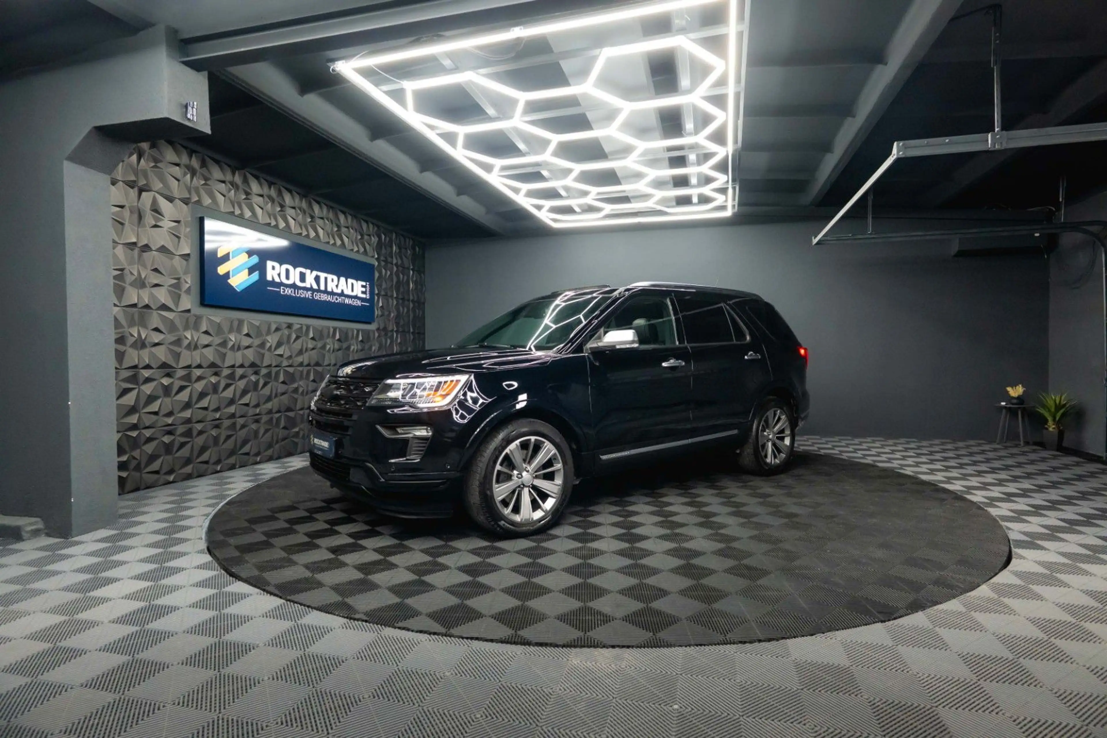 Ford Explorer 3.5 V6 4x4 PLATINUM Twin-Turbo EcoBoost — photo 2