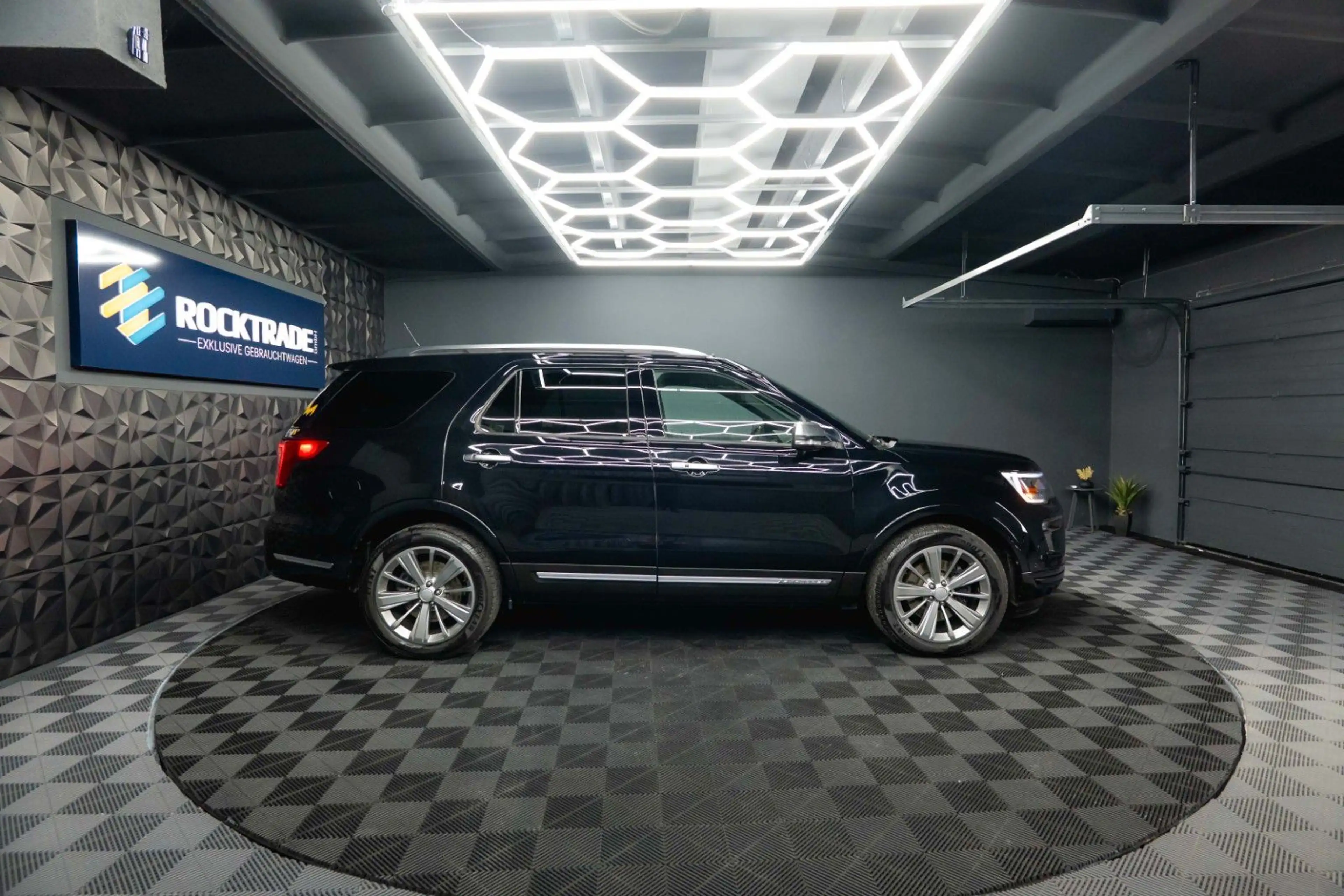 Ford Explorer 3.5 V6 4x4 PLATINUM Twin-Turbo EcoBoost — photo 9