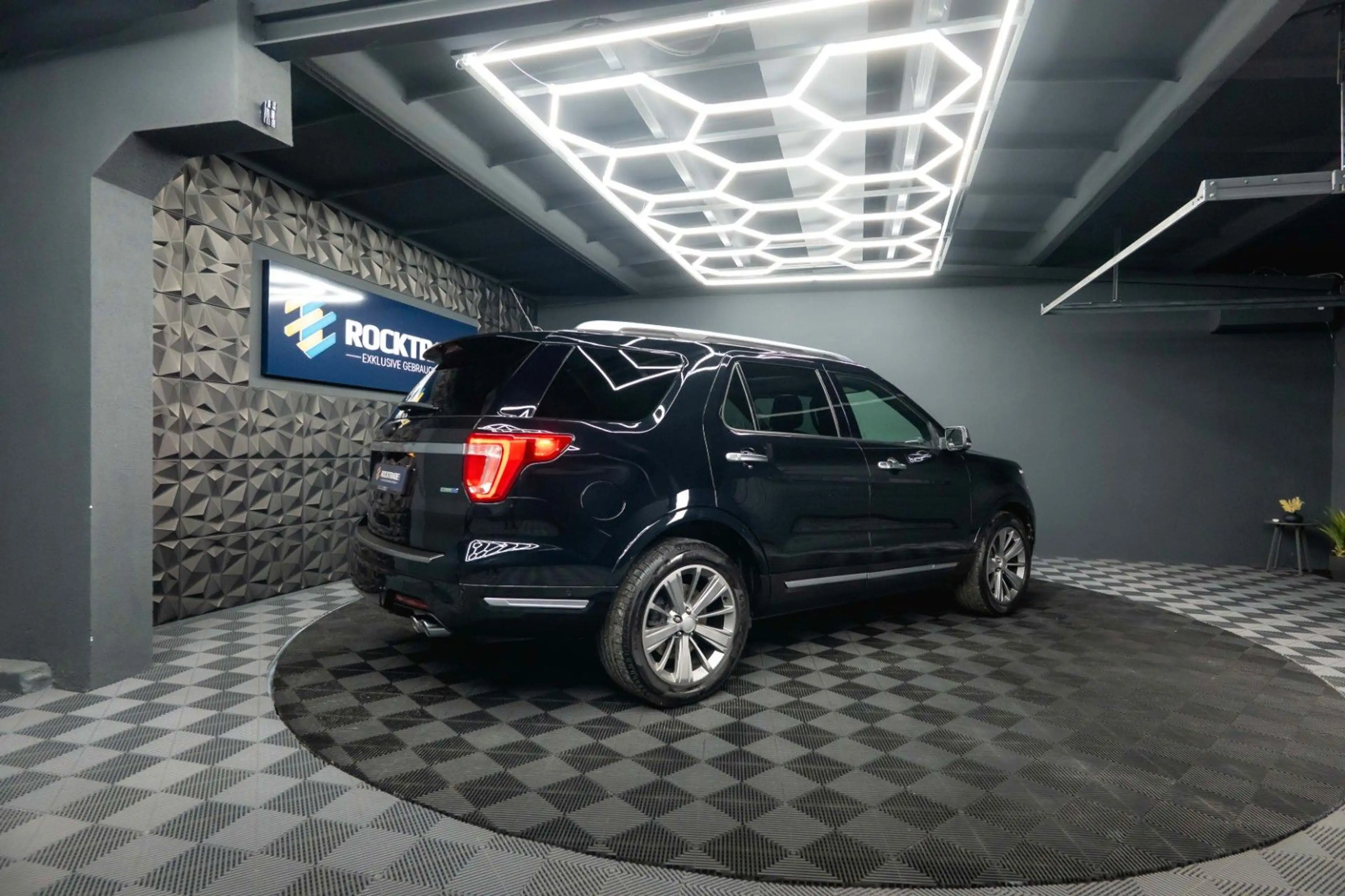 Ford Explorer 3.5 V6 4x4 PLATINUM Twin-Turbo EcoBoost — photo 12