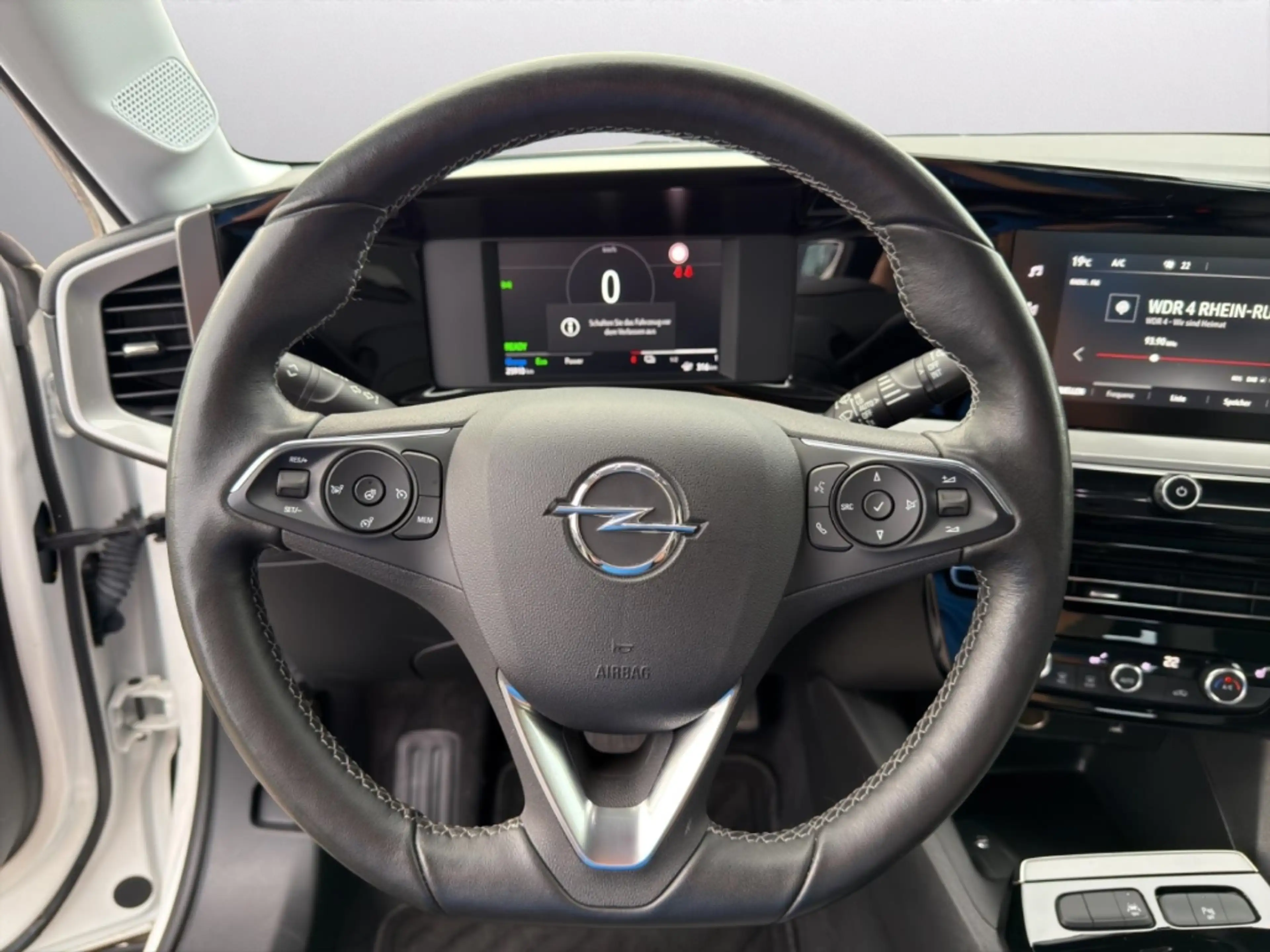Opel Mokka-E Elegance ALLWETTER TEMPOMAT NAVI SITZHEIZUNG — photo 14