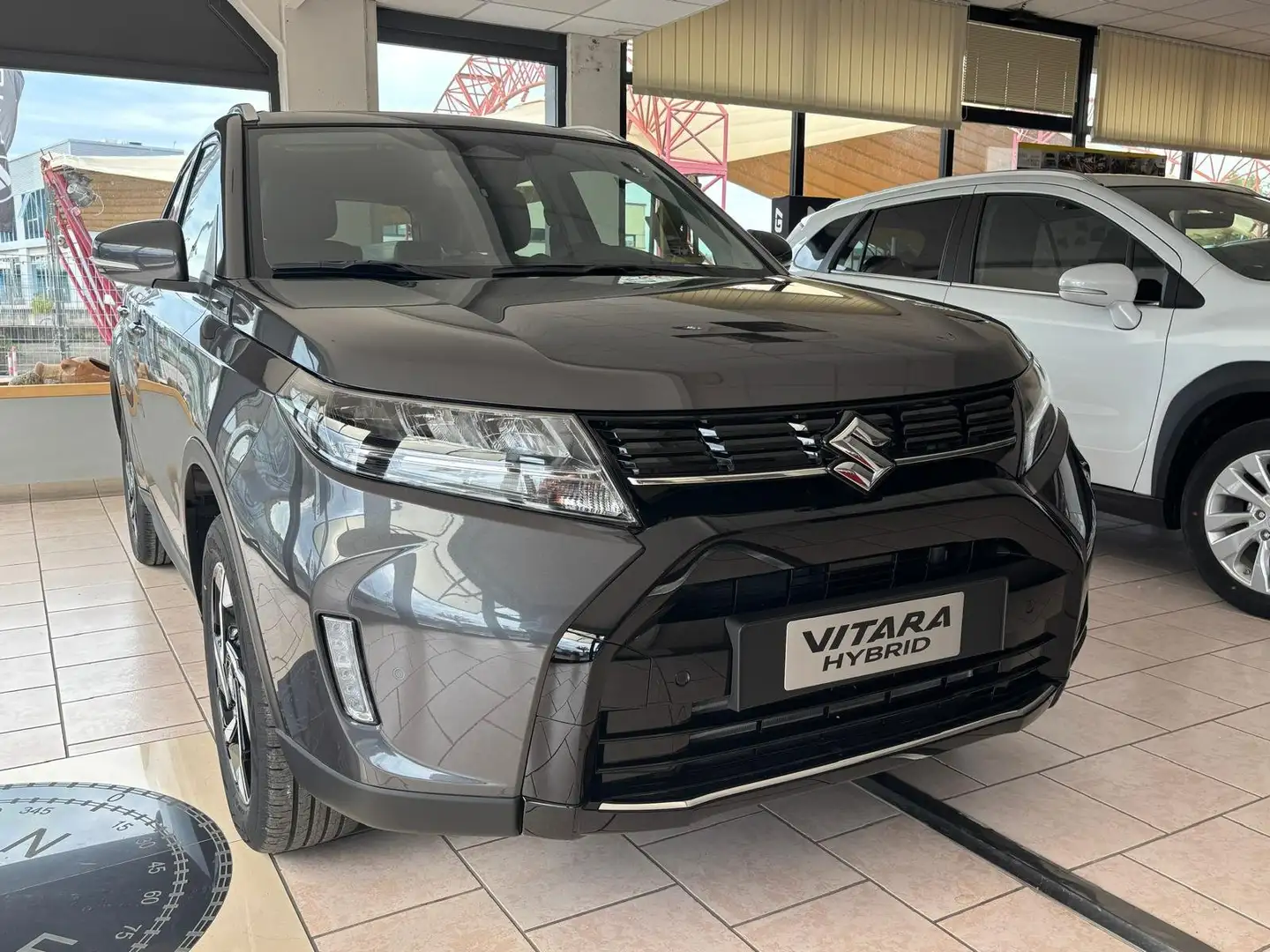 Suzuki Vitara 1.4 HYBRID 4WD ALLGRIP TOP Gris - 1