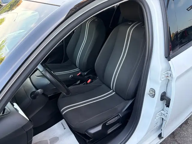 Opel Corsa view 9