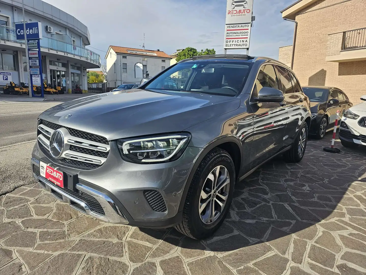 Mercedes-Benz GLC 200 GLC - X253 mhev (eq-boost) Business 4matic auto Gris - 1