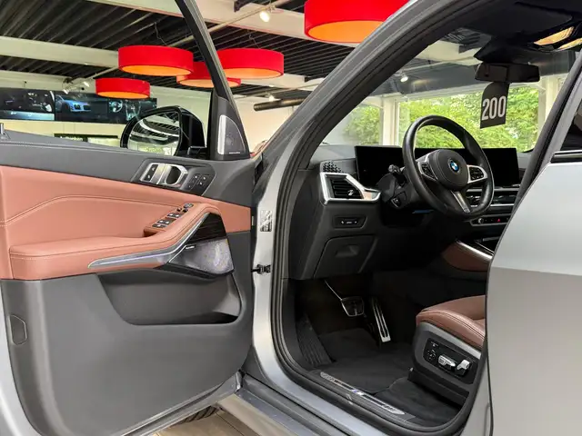 BMW X5 view 11