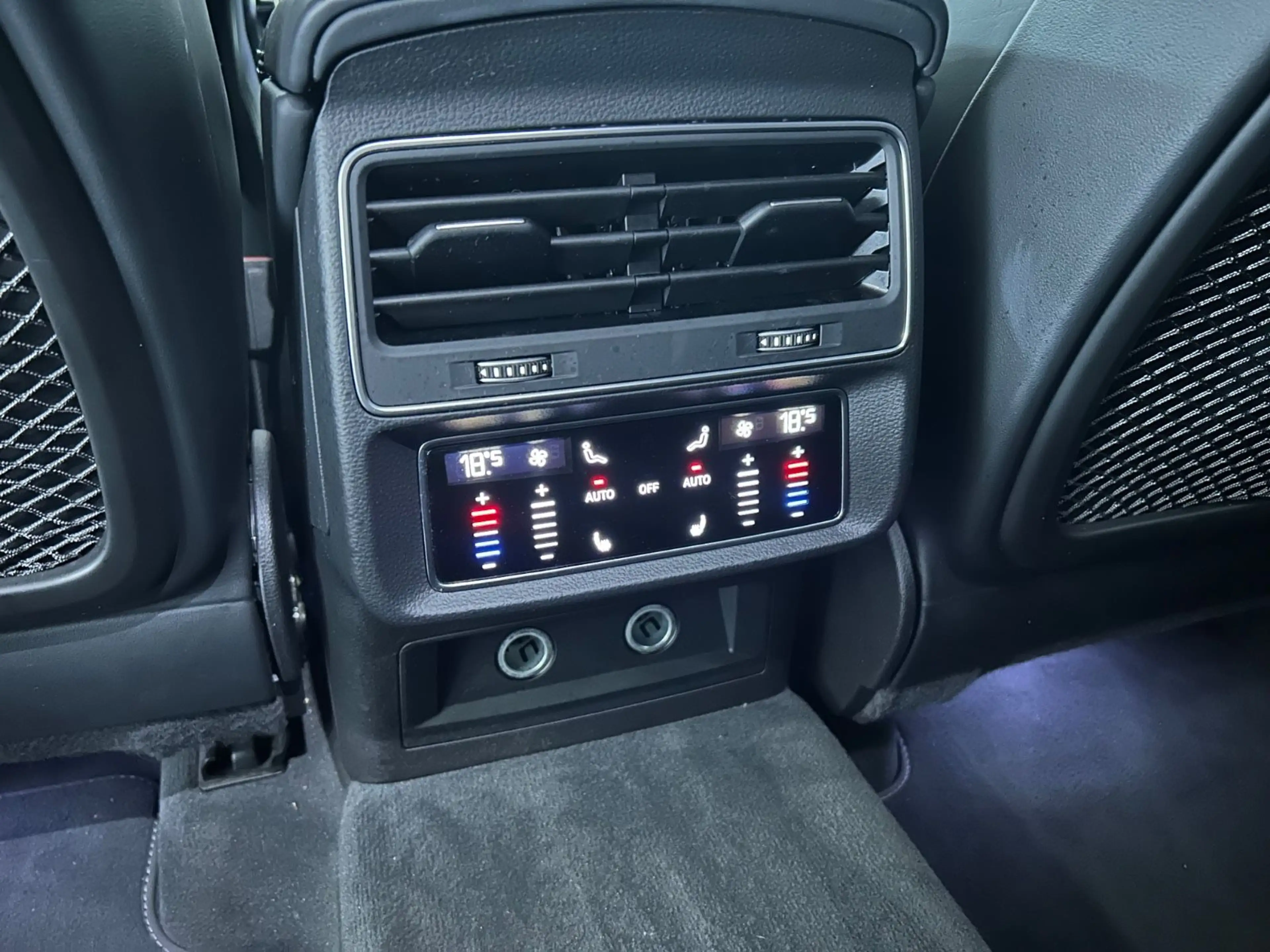Audi SQ8 TFSI quattro tiptronic competit. plus — photo 11