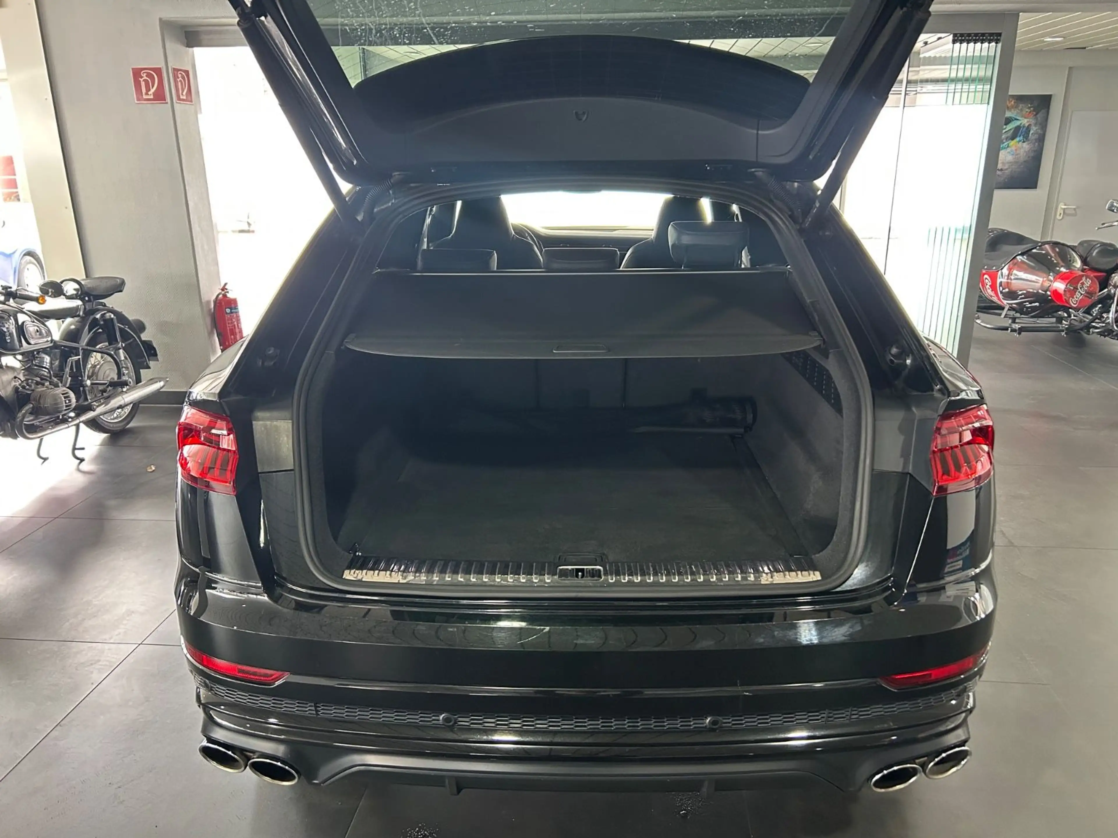 Audi SQ8 TFSI quattro tiptronic competit. plus — photo 7