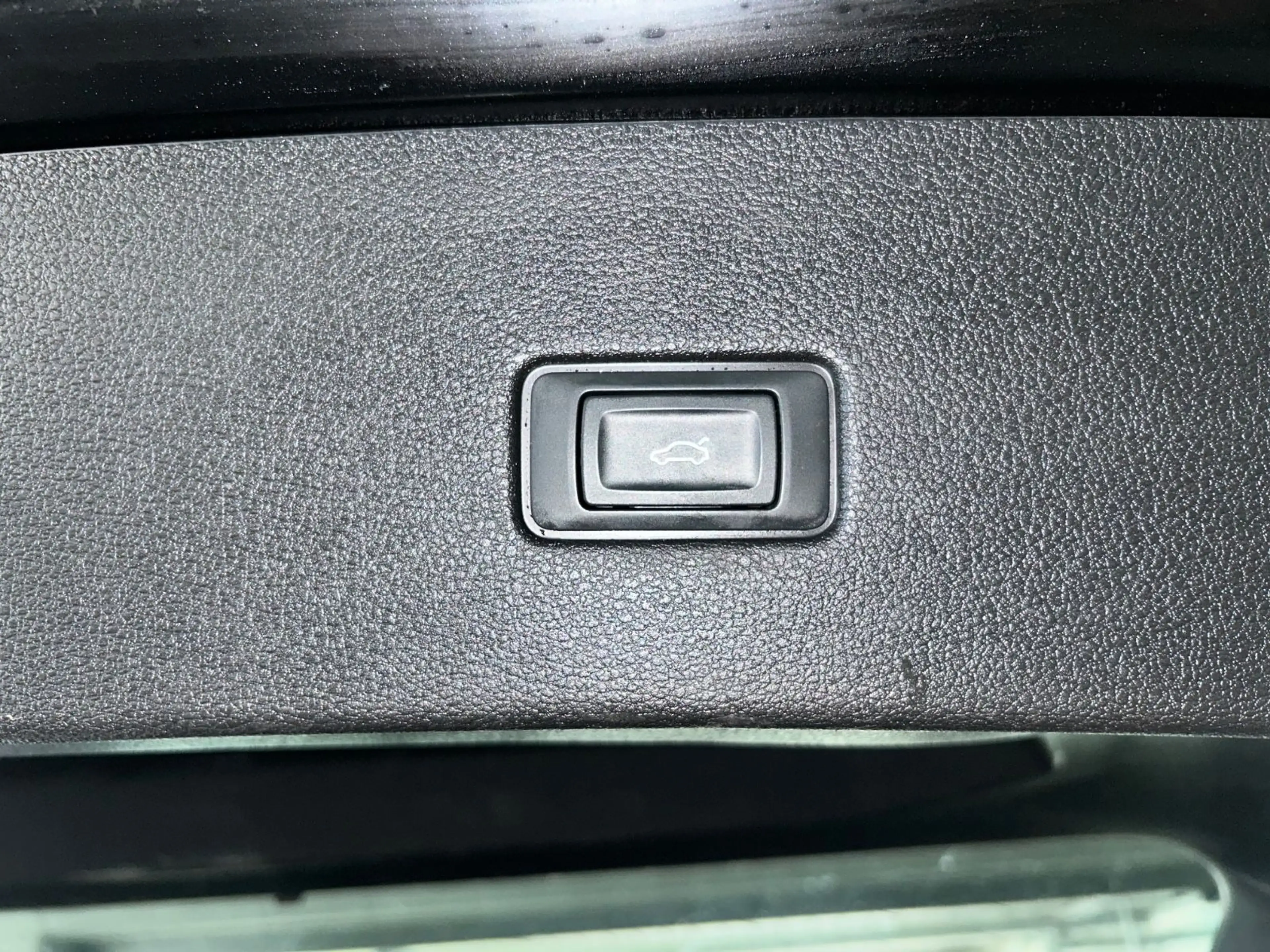 Audi SQ8 TFSI quattro tiptronic competit. plus — photo 10