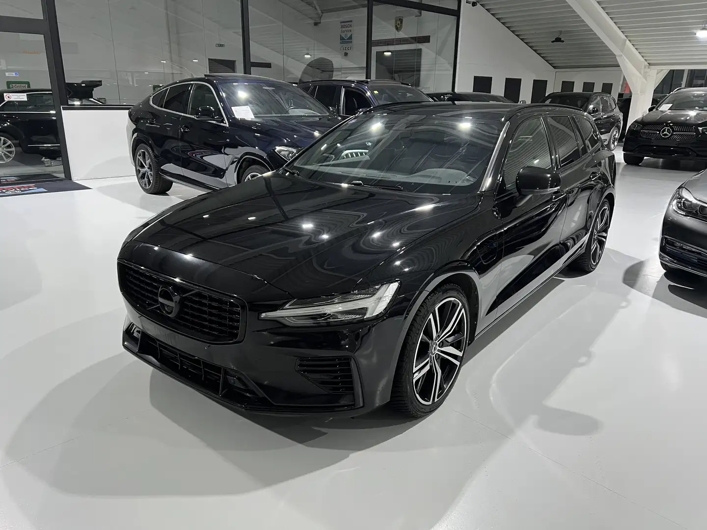 Volvo V60 V60 T6 AWD R-design Recharge Geartronic perfect Noir - 1