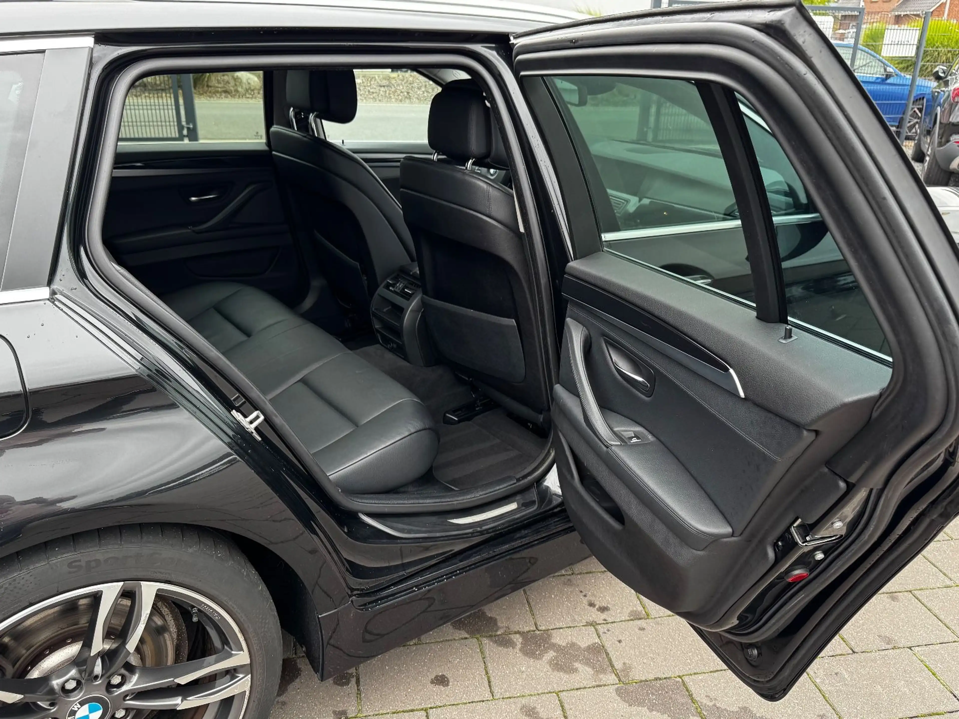 BMW 523 i Touring*NAVI*LEDER*MEMORY*PANO* — photo 13