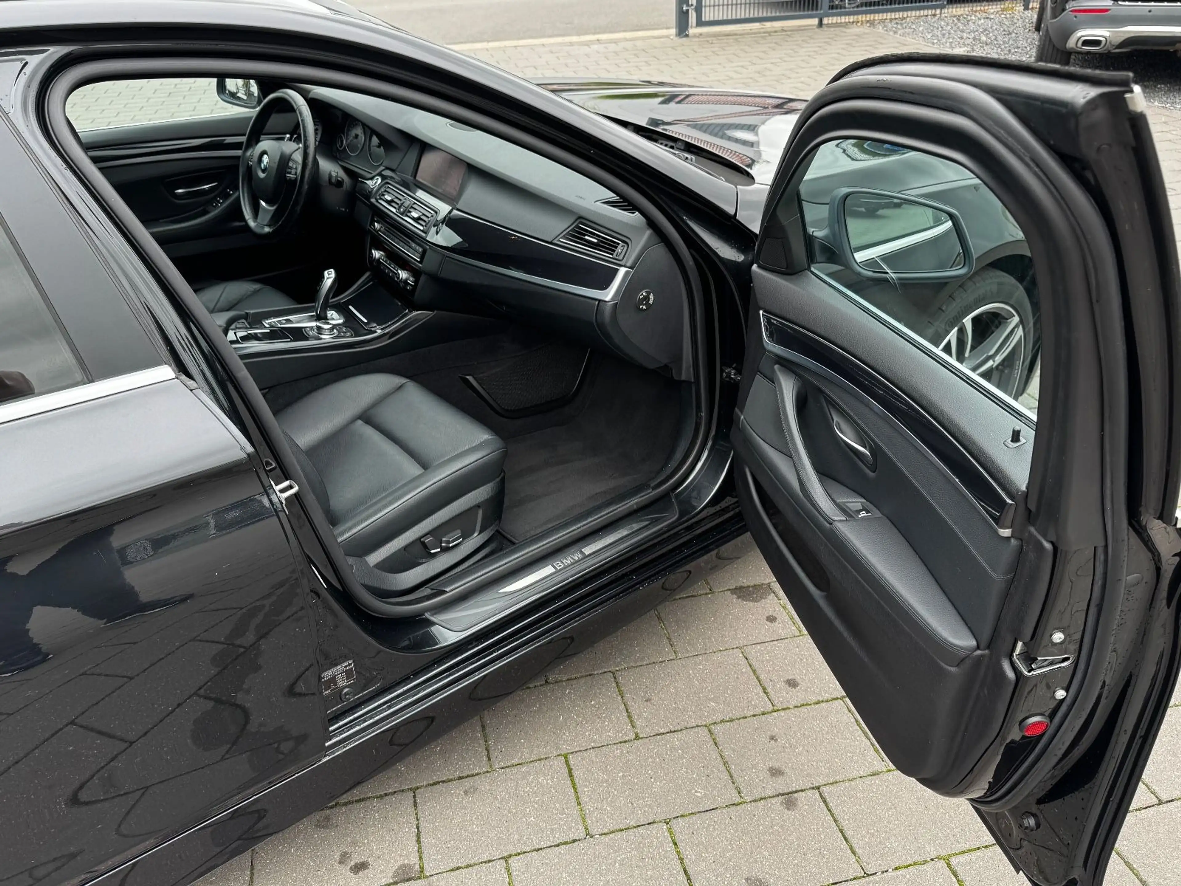 BMW 523 i Touring*NAVI*LEDER*MEMORY*PANO* — photo 11