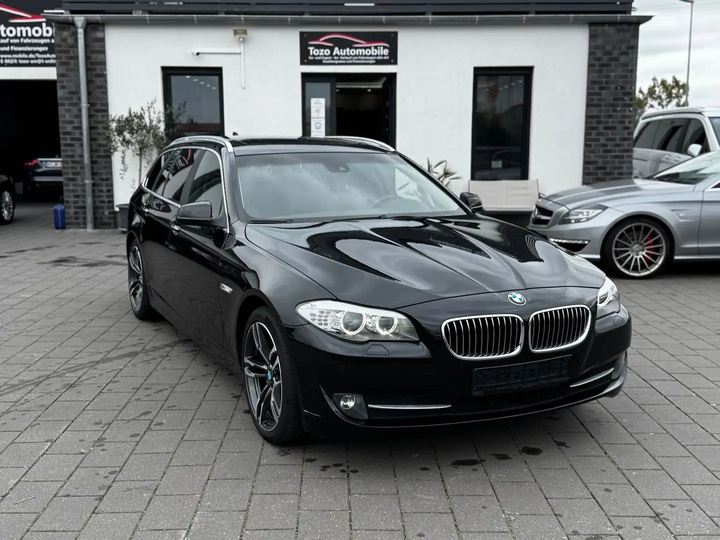 BMW 523 i Touring*NAVI*LEDER*MEMORY*PANO* Schwarz - 1