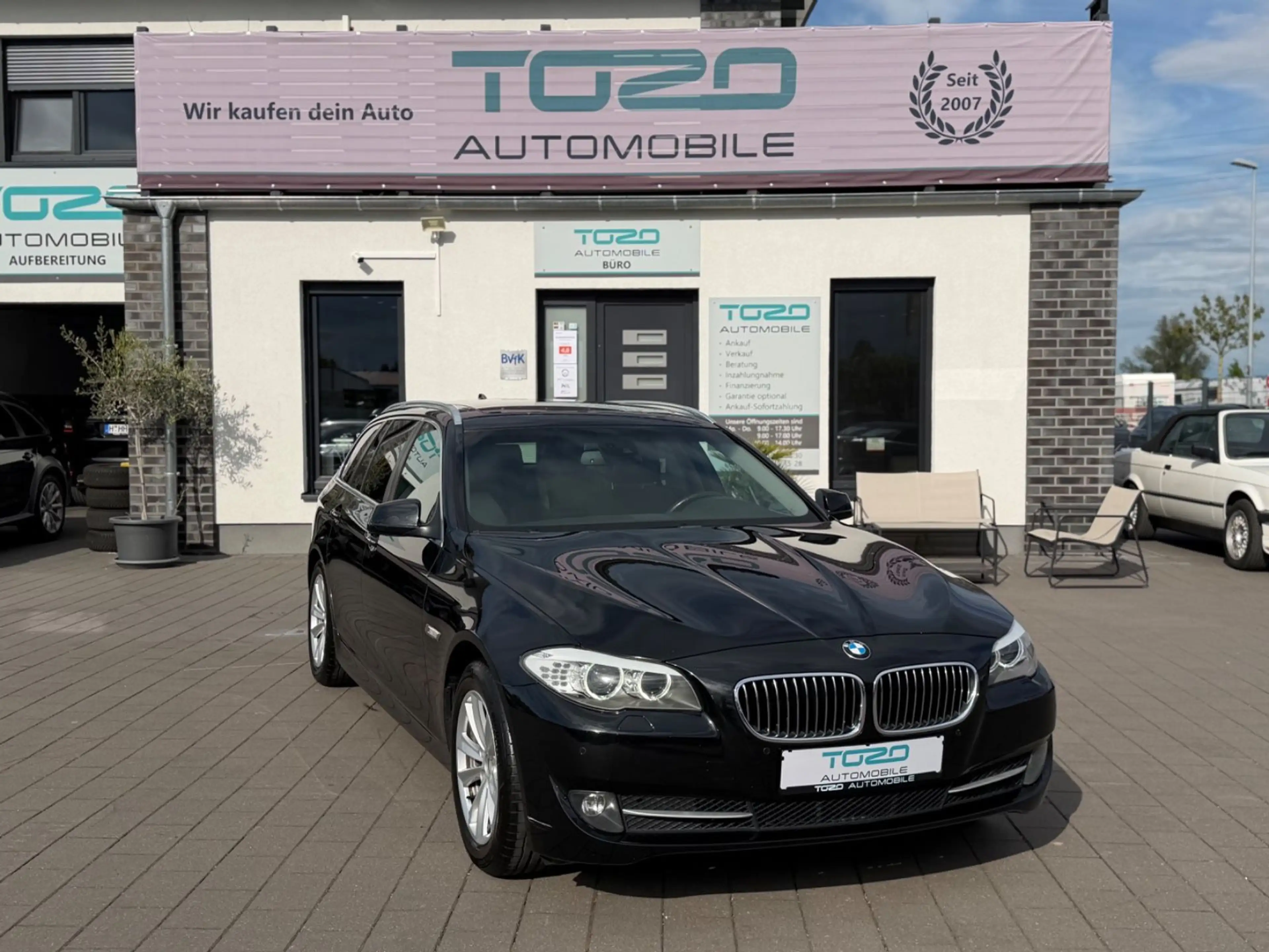 BMW 523 i Touring*NAVI*LEDER*MEMORY*PANO*