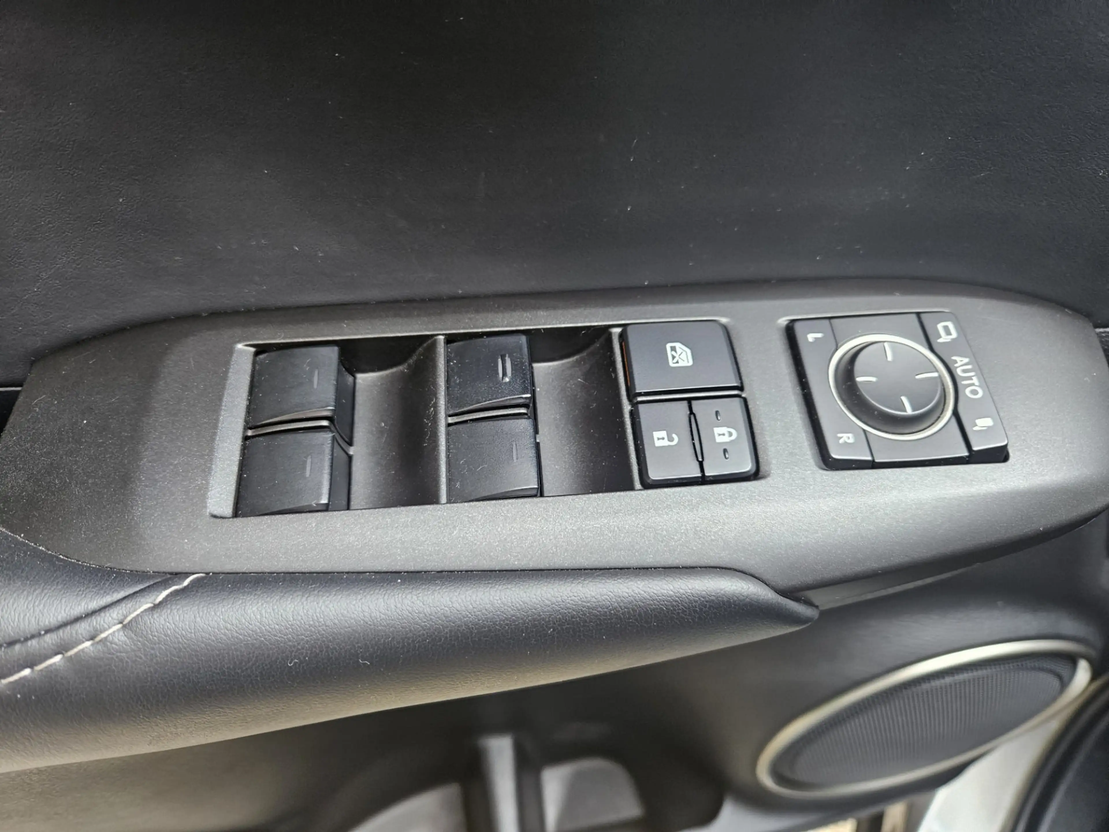 Lexus NX 300h AWD 25th Edition Pdc/Stoelverwarming — photo 14