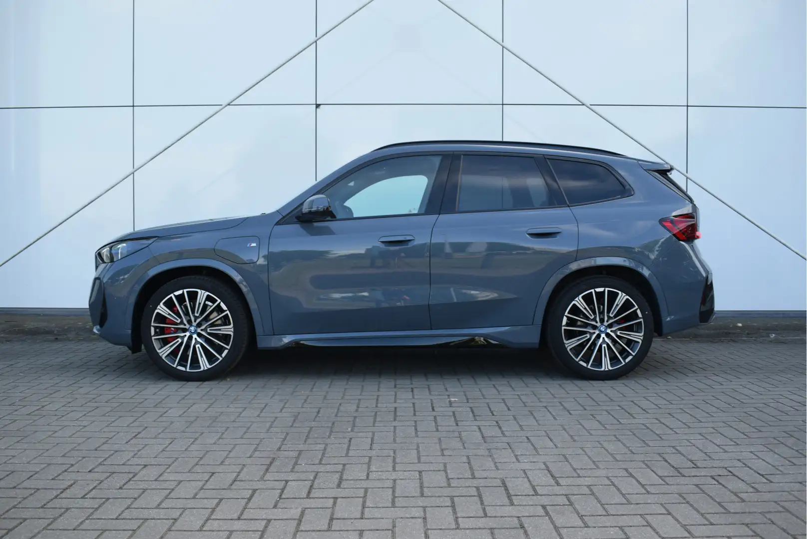 BMW X1 xDrive25e High Executive M Sport Automaat / Trekha Grijs - 2