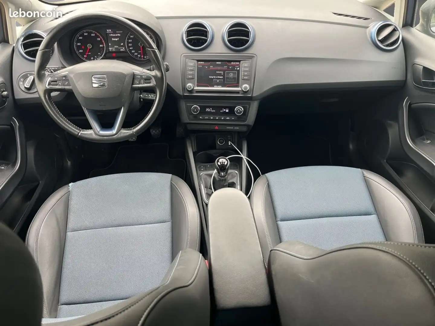 SEAT Ibiza TSi 90 ch Connect Garantie 12 mois Gris - 2