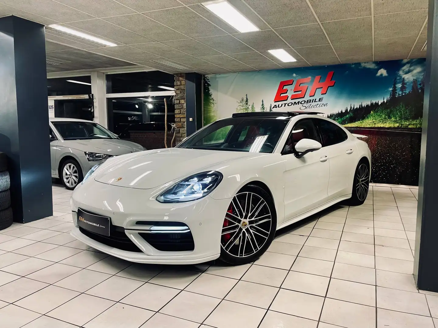 PORSCHE Panamera