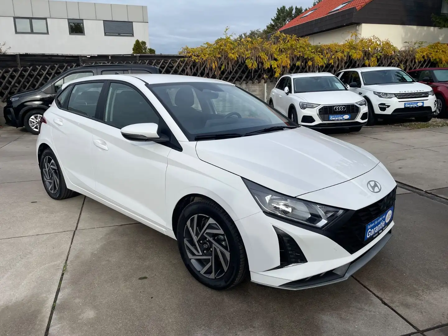 Hyundai i20 Select/Klima/Navi CarPlay/SitzHei/Kamera/PDC Weiß - 1