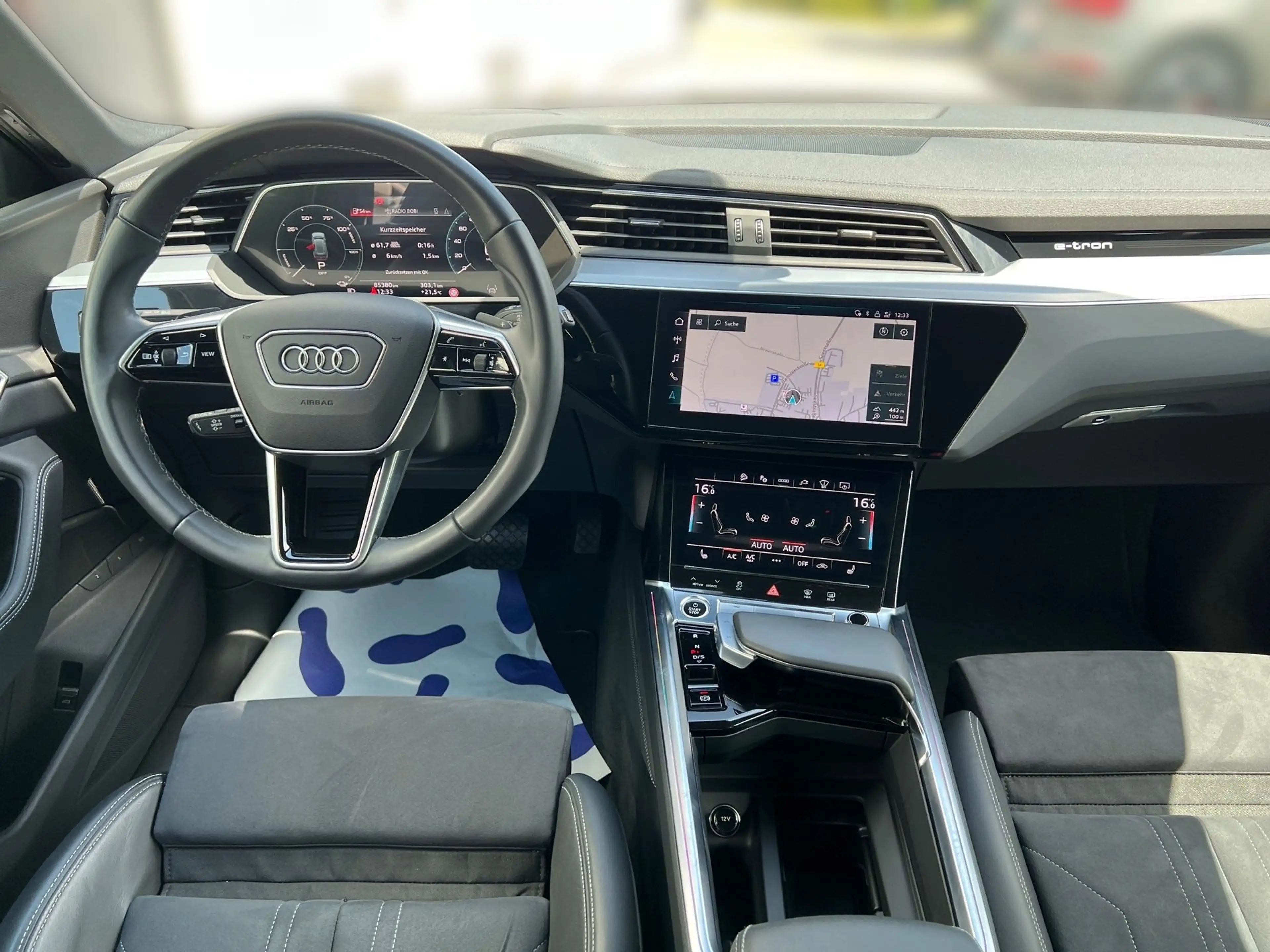 Audi Q8 e-tron quattro advanced *HUD*4x SHZ*KAMERA*MATRIX* — photo 11