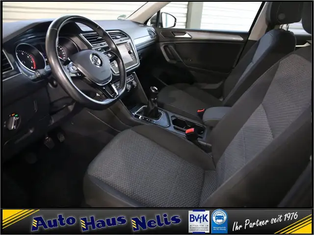 Volkswagen Tiguan Allspace view 8