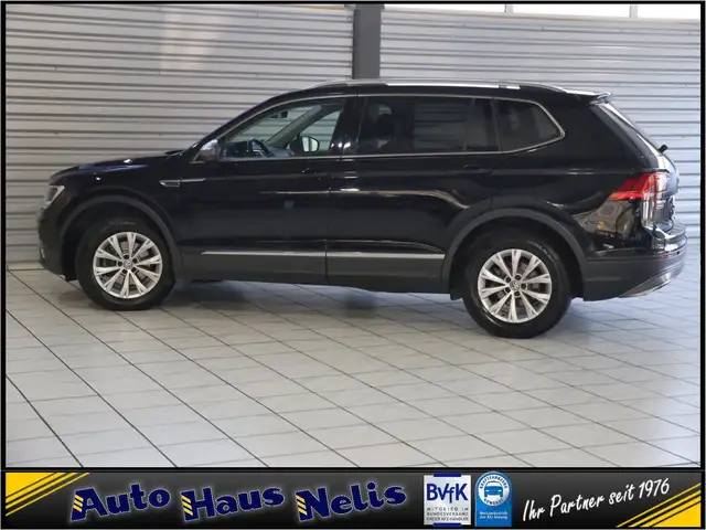 Volkswagen Tiguan Allspace view 7