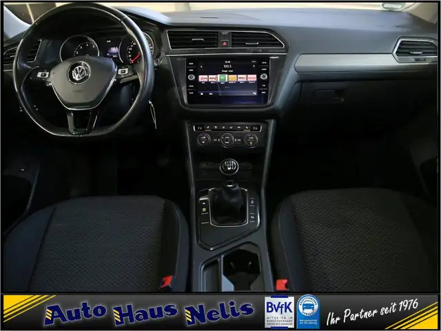 Volkswagen Tiguan Allspace view 9