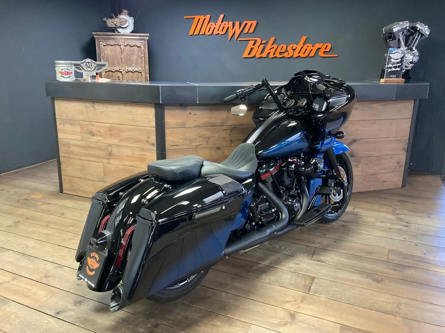 Harley-Davidson Road Glide FLTRXSE 117Ci CVO Roadglide CFR Exhaust Mako Shark Azul - 2