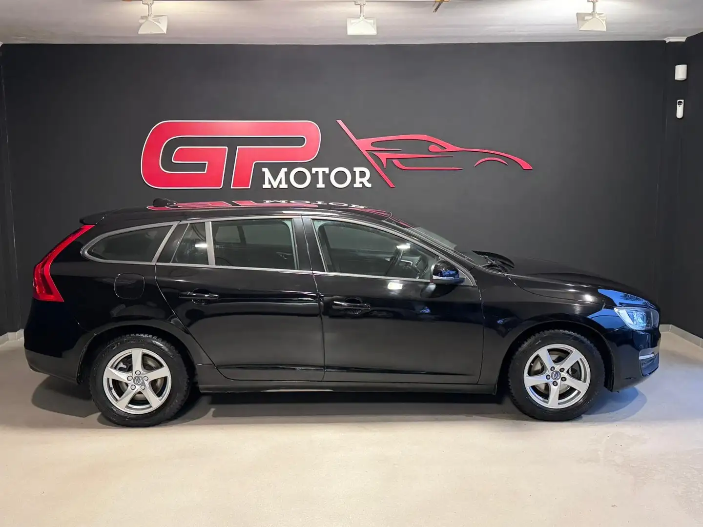 Volvo V60 V60 2.0 d2 eco Kinetic , NAVI, UNICO PROPRIETARIO Schwarz - 2