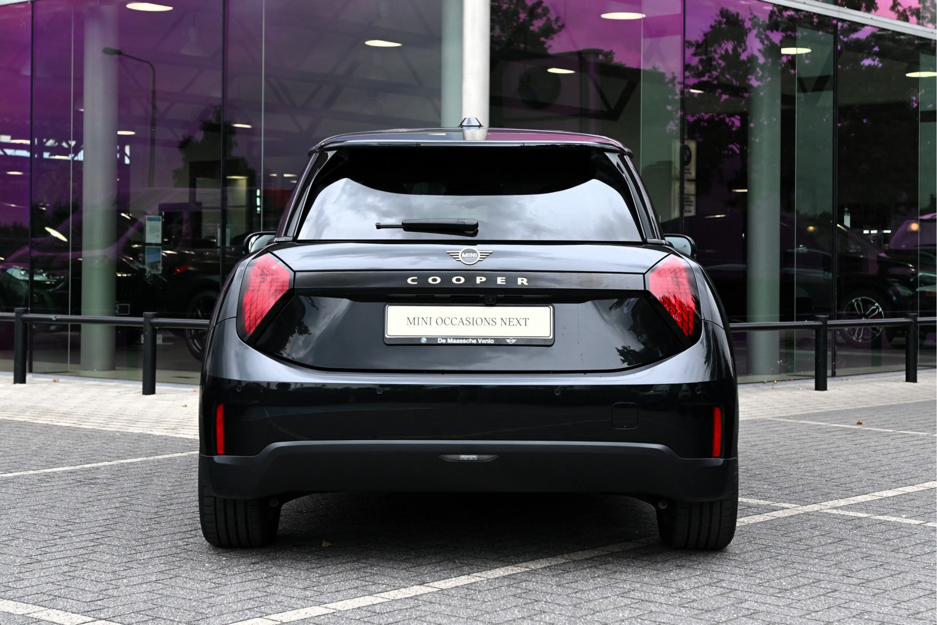 MINI Cooper E Hatchback / Classic / Pakket L / 17 inch Parallel — photo 7