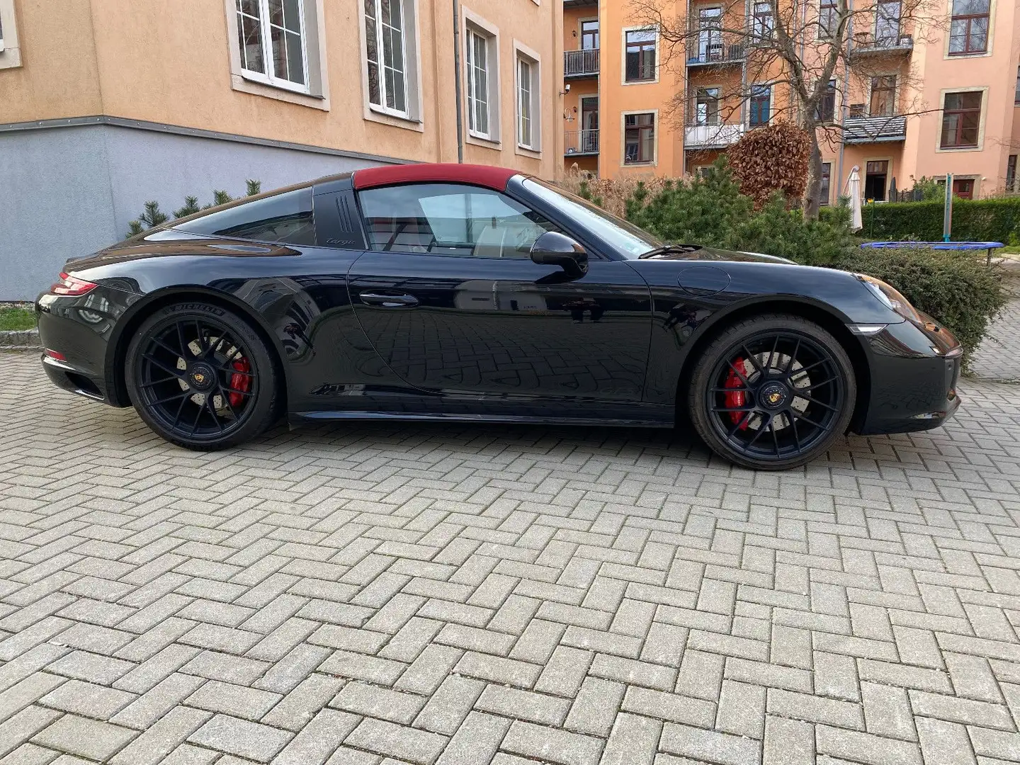 Porsche 911 Targa 4 GTS Sportdesign/Lift/Vierrad/PDCC Schwarz - 2