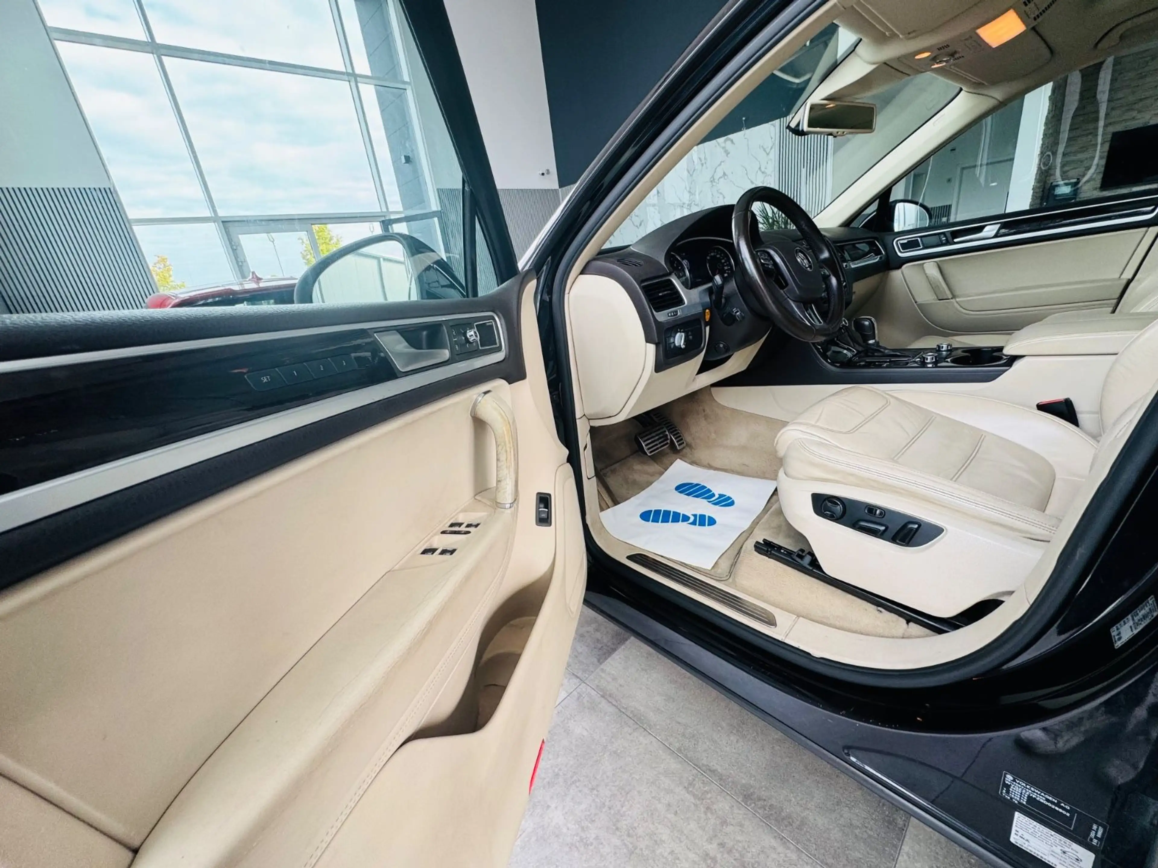 Volkswagen Touareg 4.2 TDI V8 Standheizung VOLL — photo 9