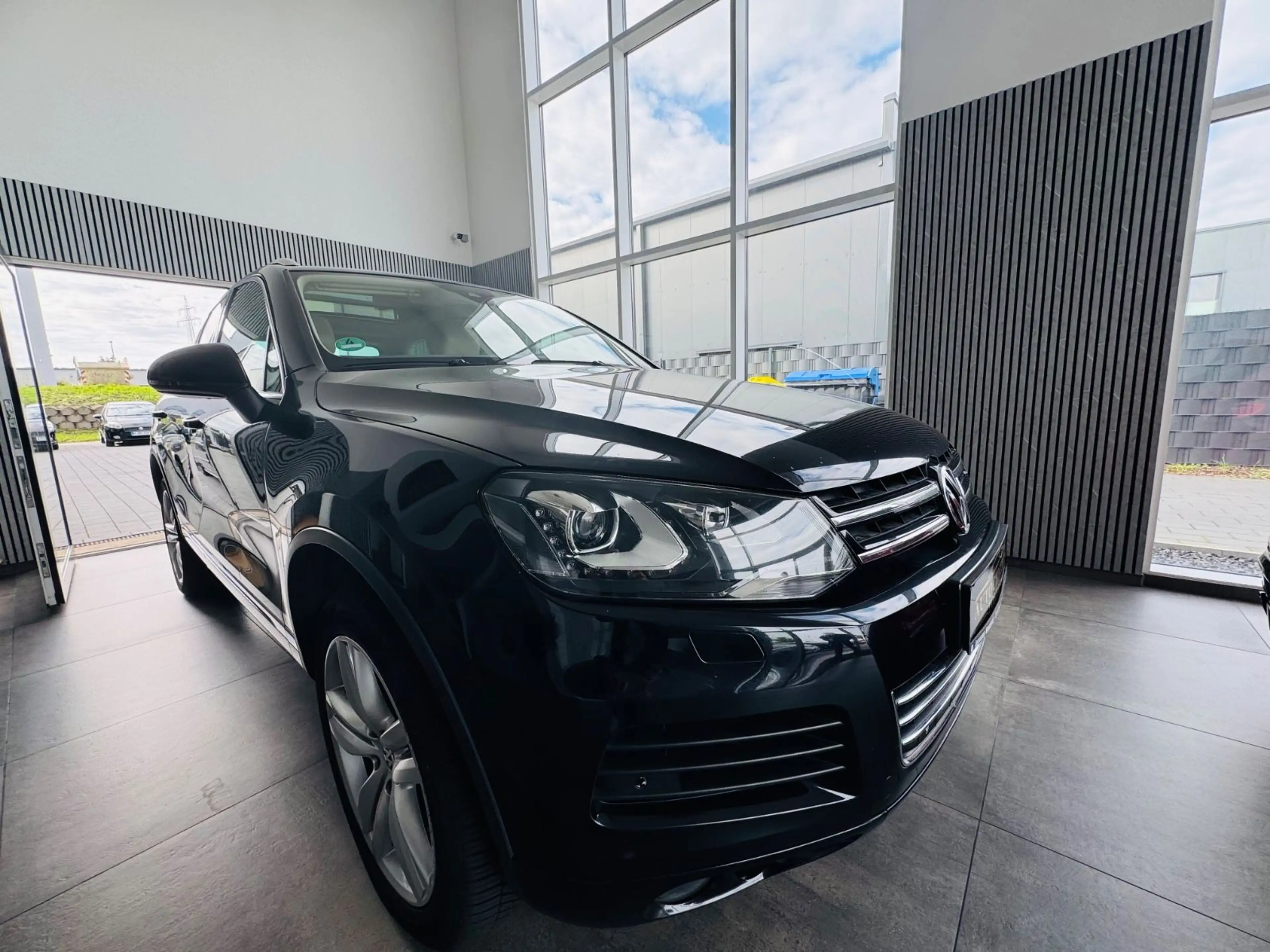 Volkswagen Touareg 4.2 TDI V8 Standheizung VOLL — photo 3