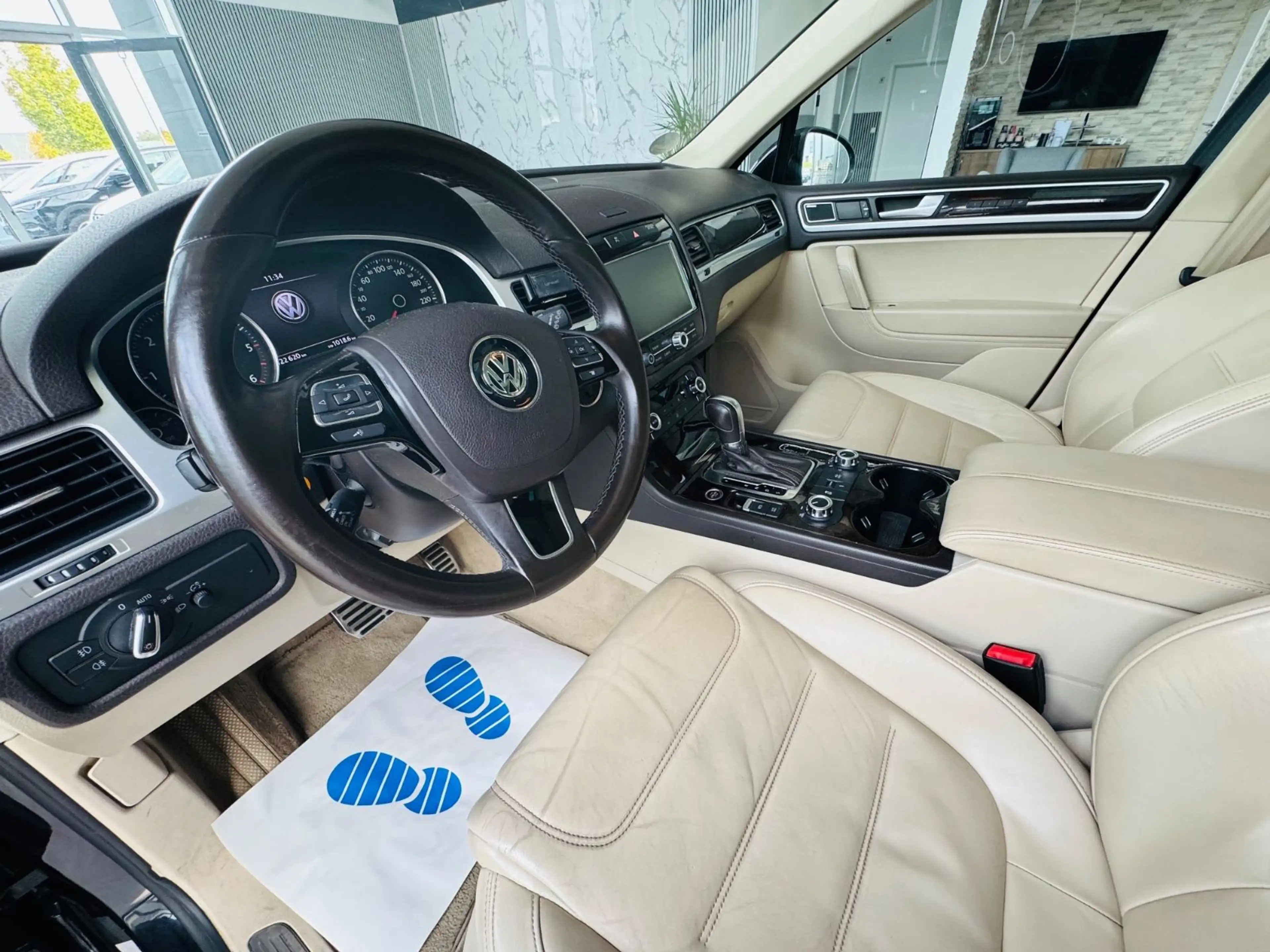 Volkswagen Touareg 4.2 TDI V8 Standheizung VOLL — photo 12