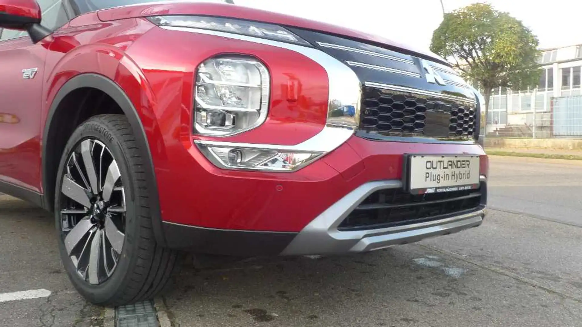 Mitsubishi Outlander 2.4L PHEV Intro Edition AKTION ! Rot - 2