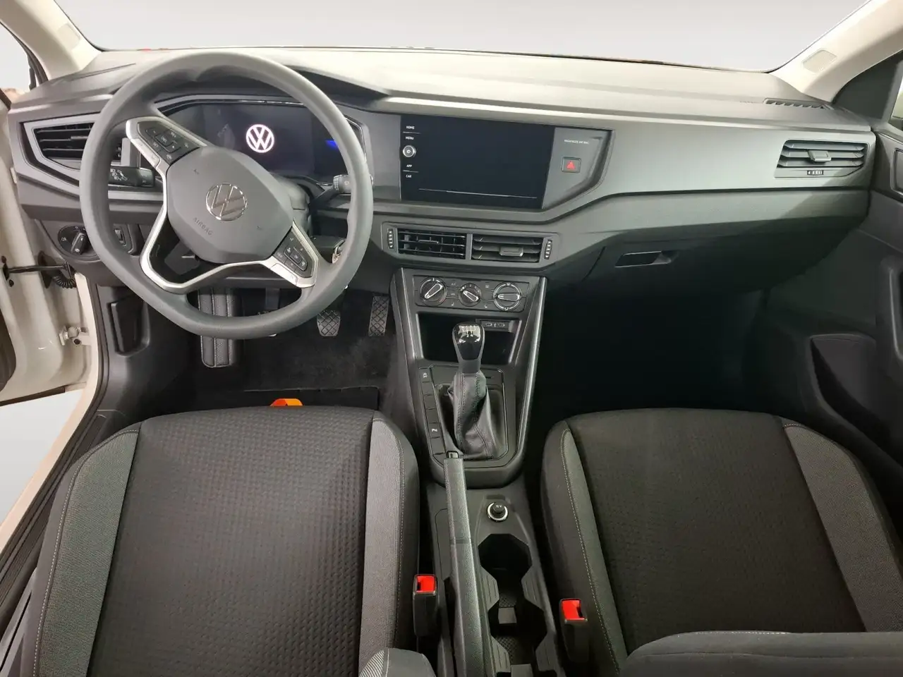 Volkswagen Polo VI CarPlay PDC SHZ 8