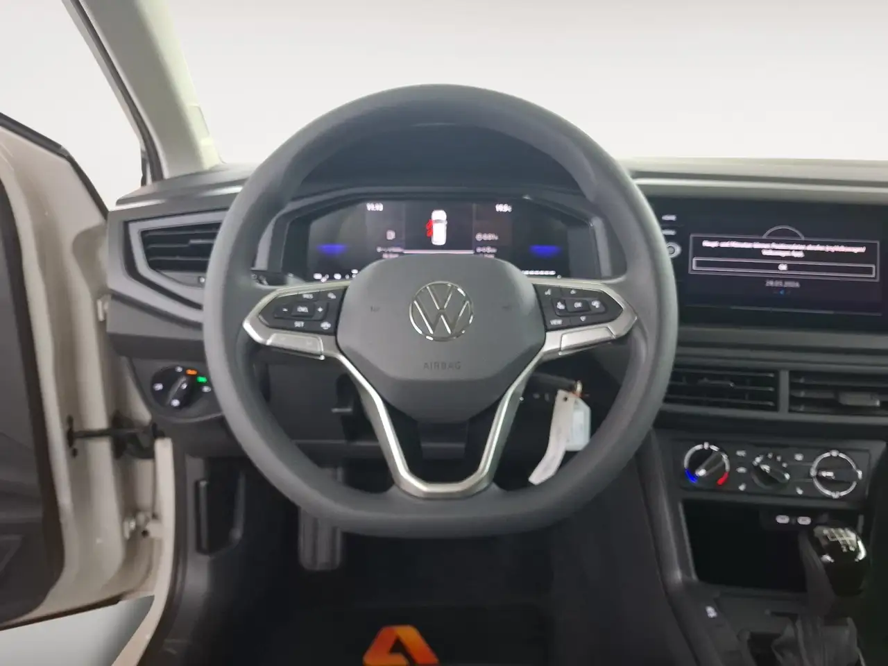 Volkswagen Polo VI CarPlay PDC SHZ 10