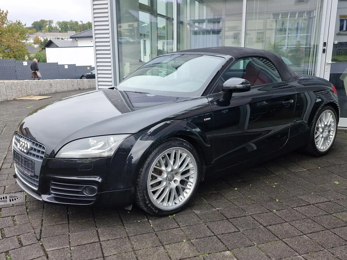 Audi TT Audi TT Cabrio   Sportlicher Roadster mit Stil Schwarz - 2