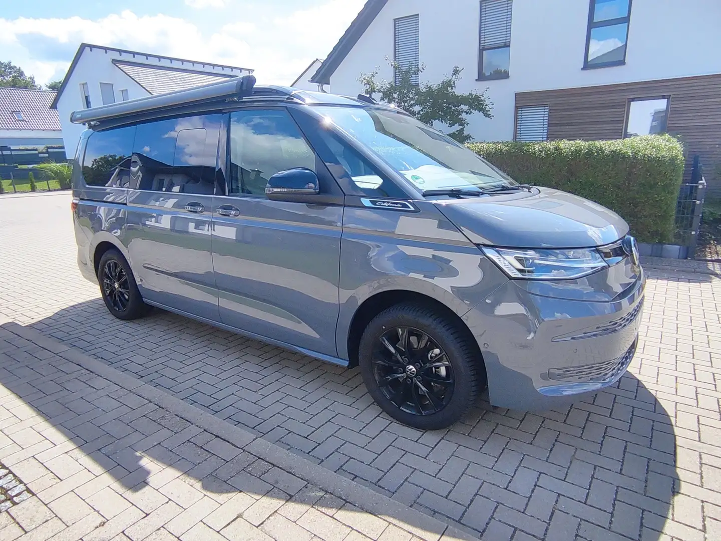 Volkswagen T7 California Beach Camper - 2