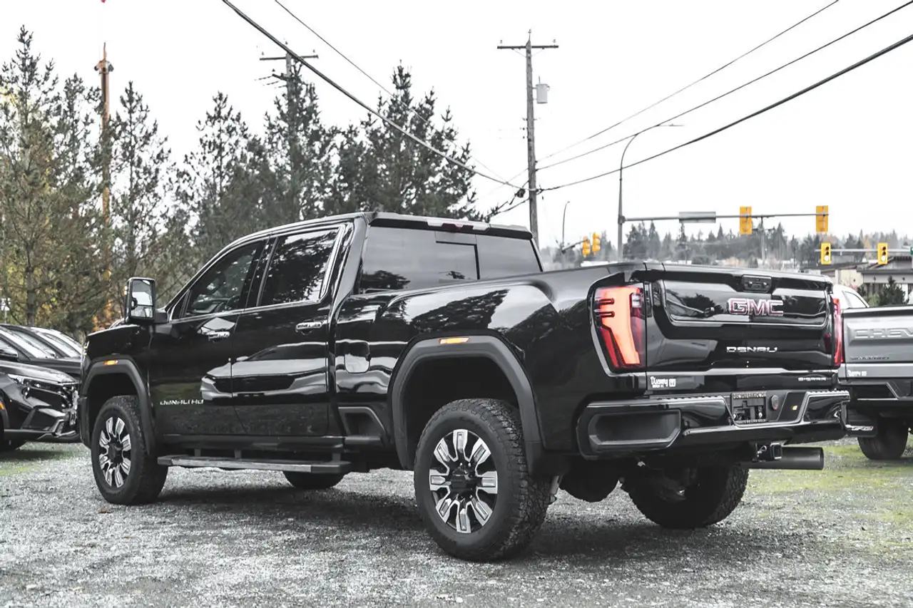 GMC Sierra 3500HD снимка GMC Sierra 3500HD