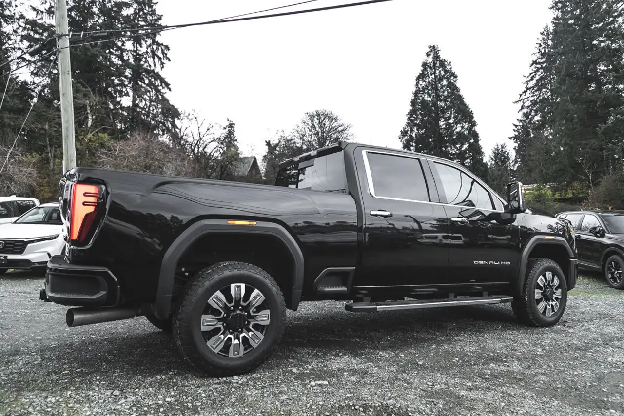 GMC Sierra 3500HD снимка GMC Sierra 3500HD