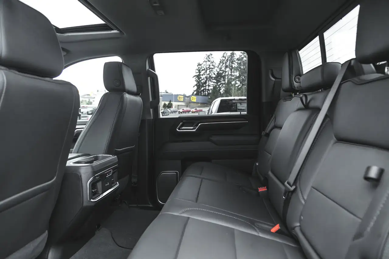 GMC Sierra 3500HD снимка GMC Sierra 3500HD