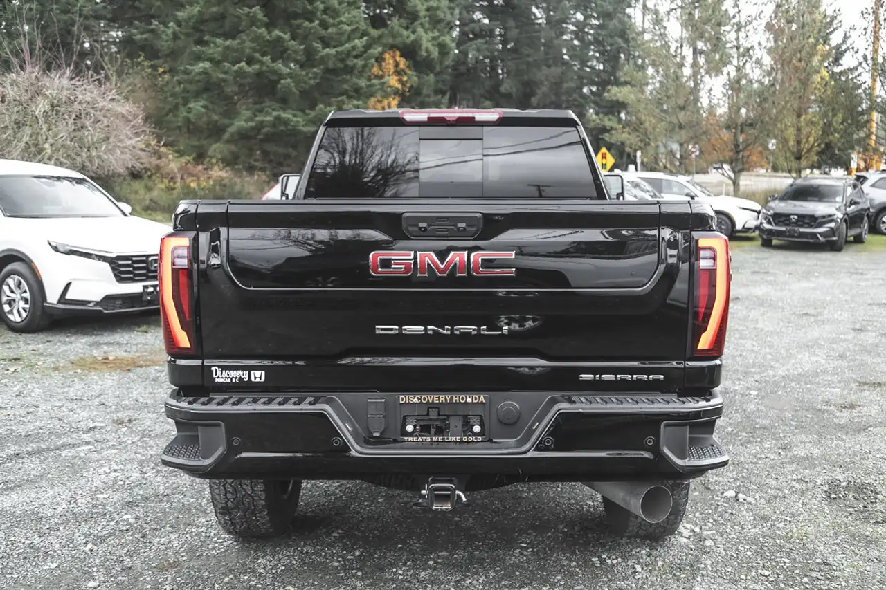GMC Sierra 3500HD снимка GMC Sierra 3500HD