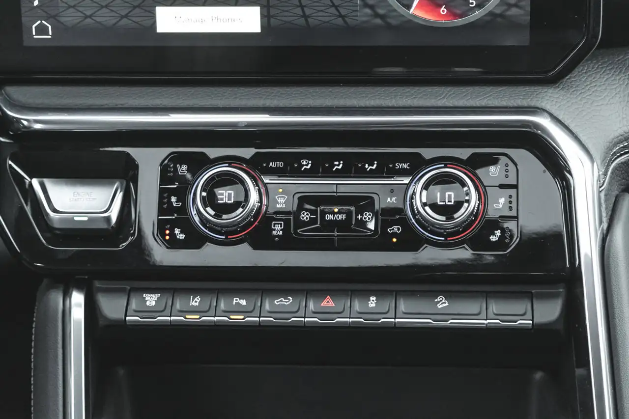 GMC Sierra 3500HD снимка GMC Sierra 3500HD